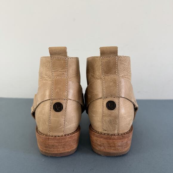 Koolaburra by UGG Santa Barbara Dame Leather Light Tan Harness Ankle Booties - Picture 6 of 9